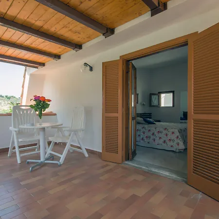 Le Roccette Mare & Restaurant 3* Тропея