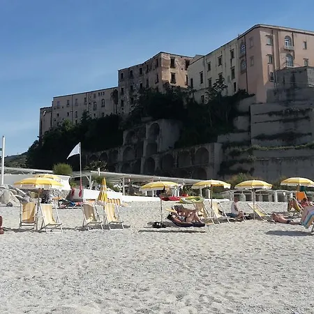 Le Roccette Mare & Restaurant Тропея