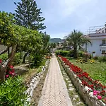 Le Roccette Mare & Restaurant Apartahotel 3*
