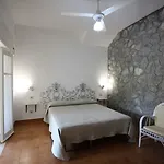 Le Roccette Mare & Restaurant 트로페아