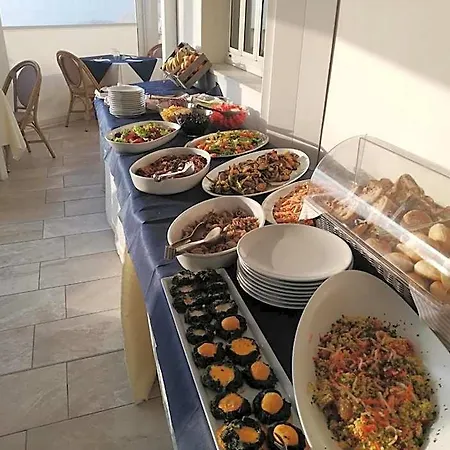 Le Roccette Mare & Restaurant 3* Тропея