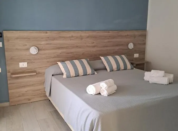 Le Roccette Mare & Restaurant מלון דירות