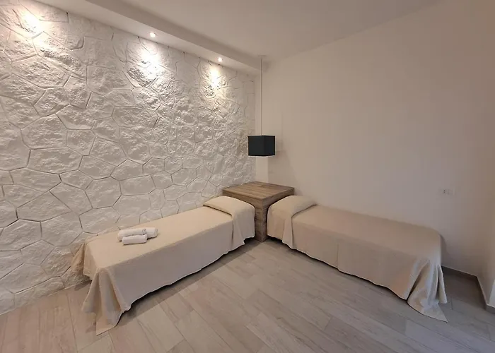 Le Roccette Mare & Restaurant טרופאה