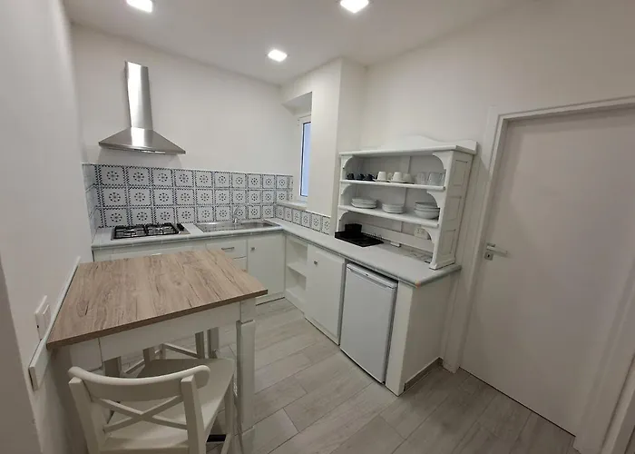 Le Roccette Mare & Restaurant 3* טרופאה