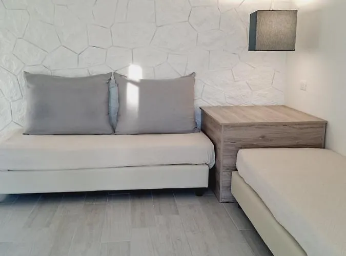 Le Roccette Mare & Restaurant מלון דירות 3*