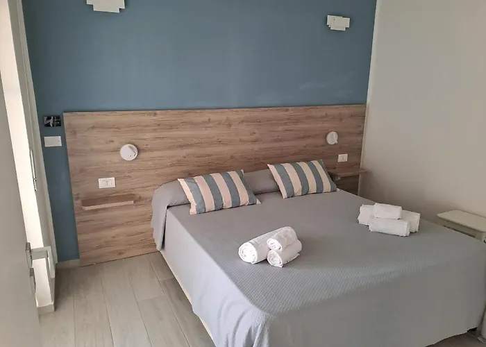 Le Roccette Mare & Restaurant מלון דירות טרופאה