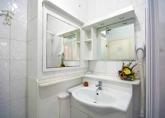 Le Roccette Mare & Restaurant 3* טרופאה