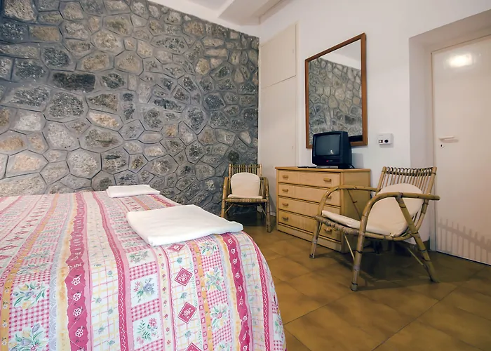 מלון דירות Le Roccette Mare & Restaurant 3*