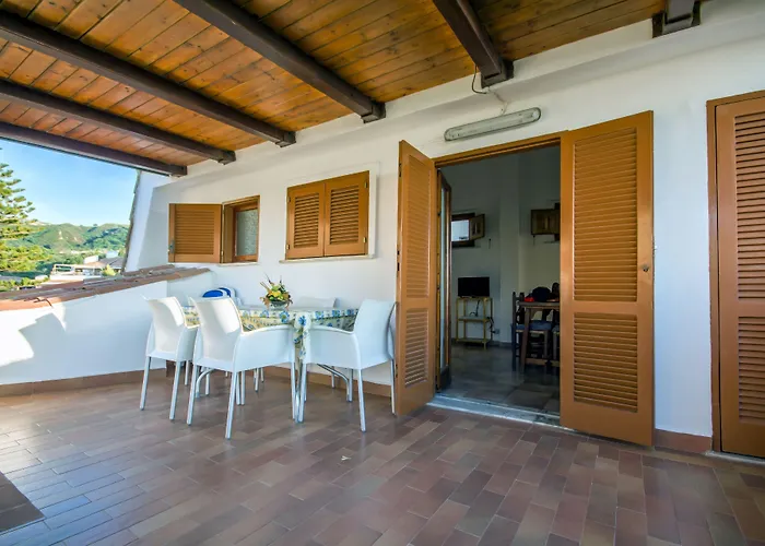 Le Roccette Mare & Restaurant 3* טרופאה