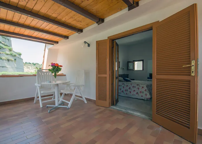 Le Roccette Mare & Restaurant 3* טרופאה